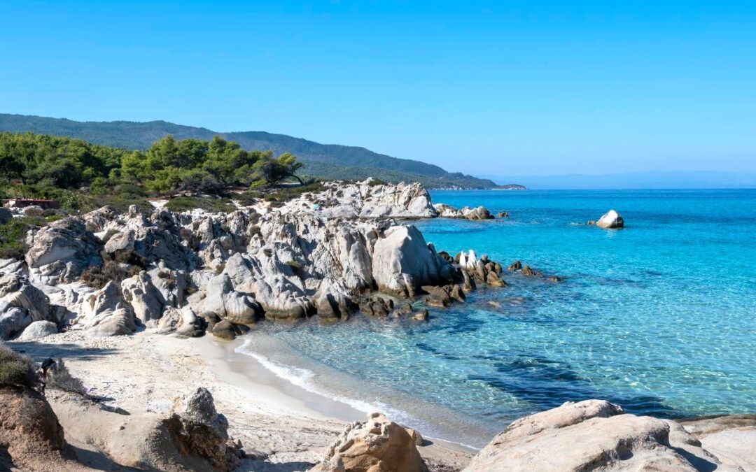 Social Media & Vacanze 2023: mare, viaggi low-cost e Sardegna regina delle destinazioni italiane