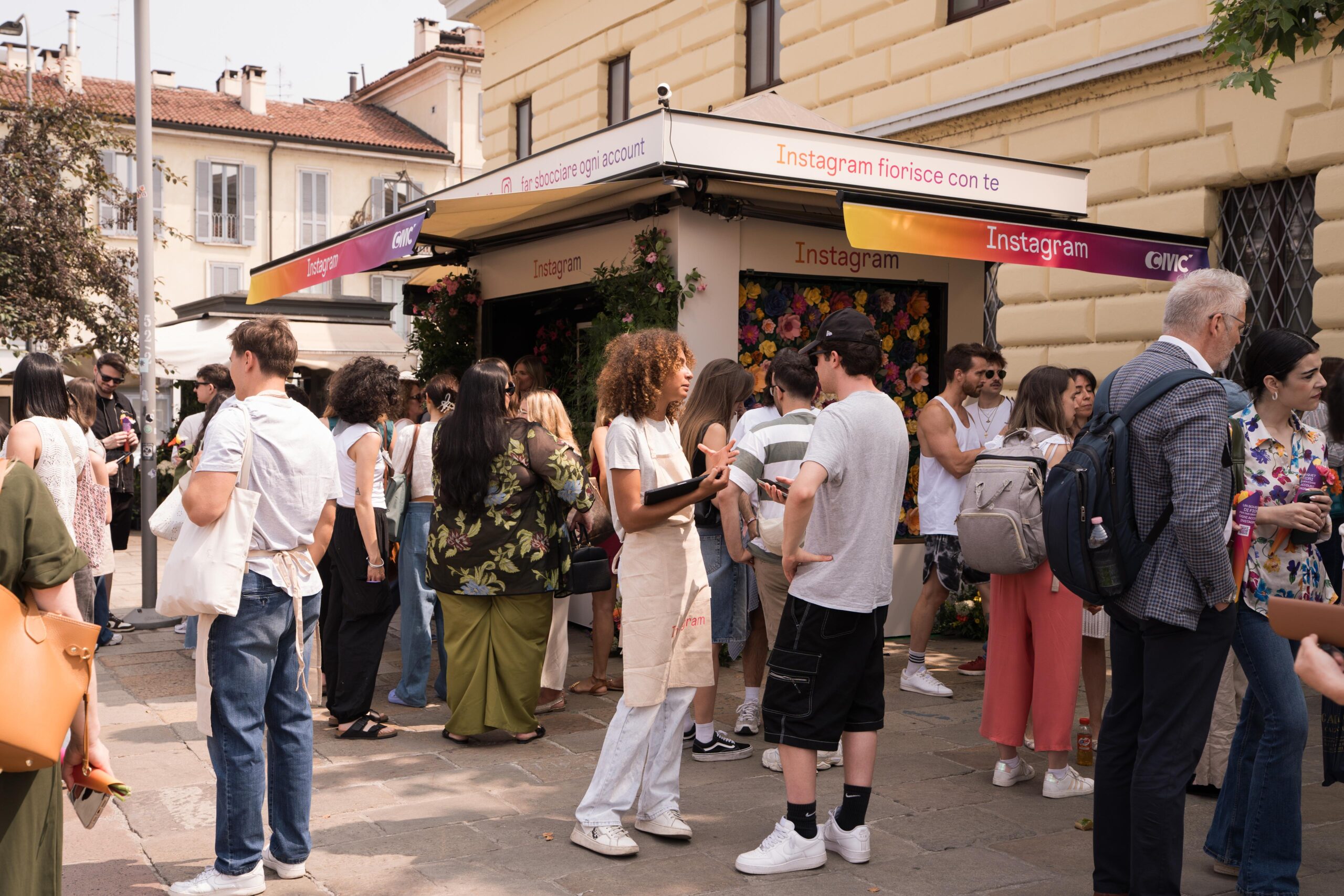’INSTAGRAM FLOWER KIOSK 3